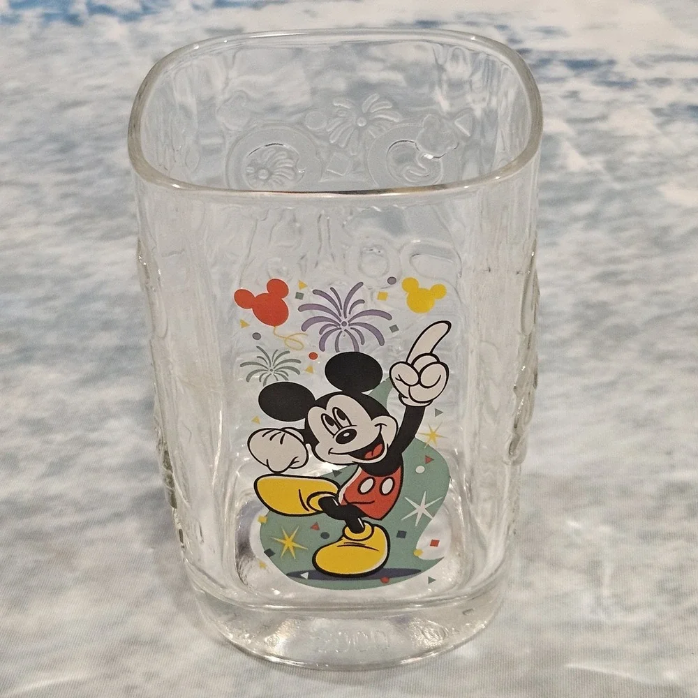 Vintage 2000 McDonalds Disney World Glasses Set of 4 Complete Theme Parks Mickey